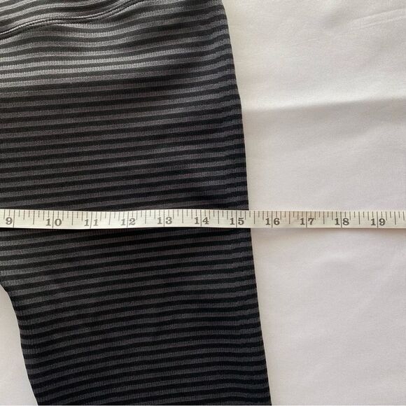 Spiritual Gangster Black Love Sculpt Striped Leggings Size Medium/ Large - Picture 13 of 15